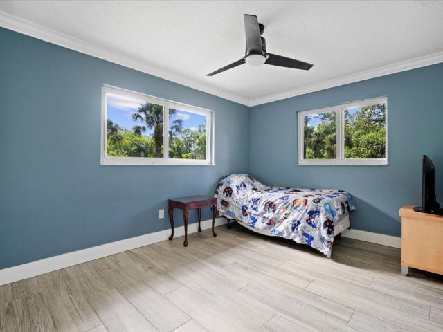 Дом в аренду по адресу 11128 42nd Road N - фото 6507172