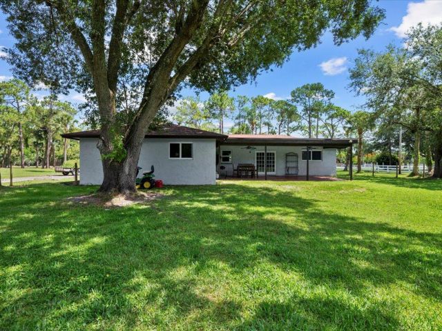 Дом в аренду по адресу 11128 42nd Road N - фото 6507180