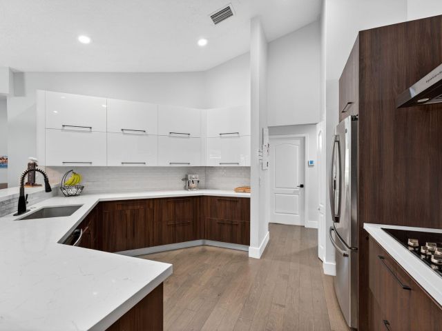 Продажа дома по адресу 10738 Santa Rosa Drive - фото 6535315