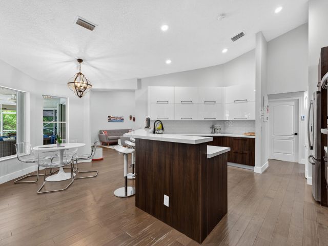 Продажа дома по адресу 10738 Santa Rosa Drive - фото 6535316