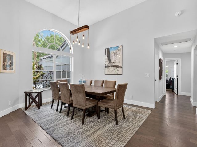 Продажа дома по адресу 10738 Santa Rosa Drive - фото 6535321