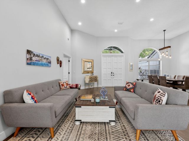 Продажа дома по адресу 10738 Santa Rosa Drive - фото 6535322