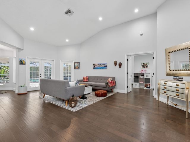 Продажа дома по адресу 10738 Santa Rosa Drive - фото 6535325