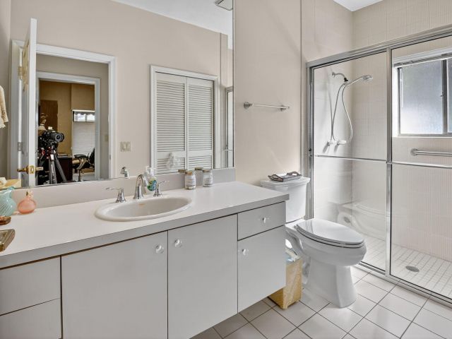 Продажа дома по адресу 17369 Loch Lomond Way - фото 6507945