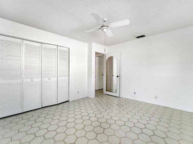 Продажа дома по адресу 625 Linnet Circle - фото 6533024