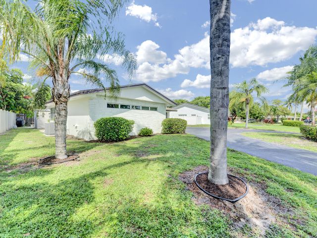 Продажа дома по адресу 625 Linnet Circle - фото 6533036