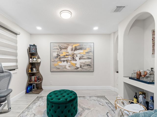 Продажа дома по адресу 1115 Avondale Court - фото 6514006