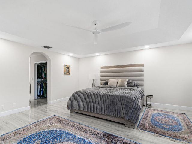 Продажа дома по адресу 1115 Avondale Court - фото 6514008