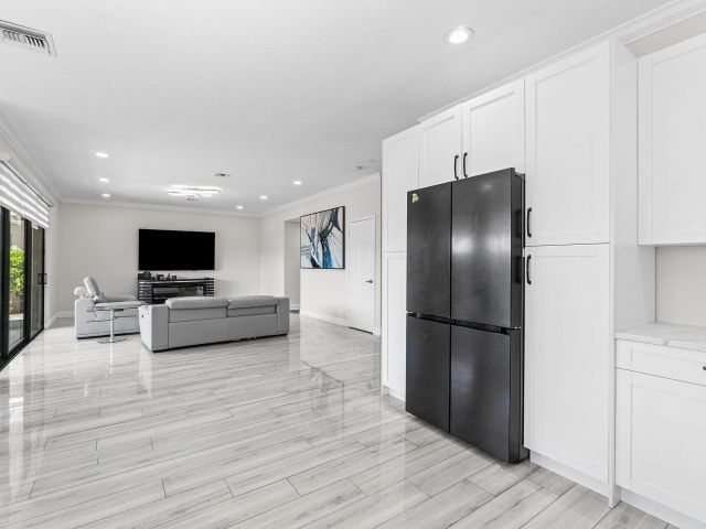 Продажа дома по адресу 1115 Avondale Court - фото 6514010