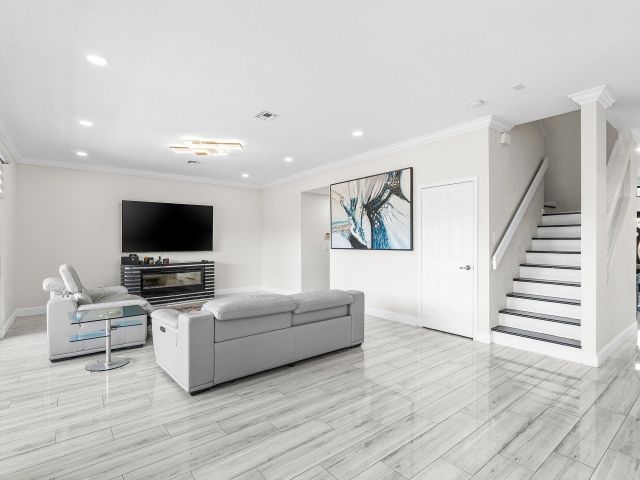 Продажа дома по адресу 1115 Avondale Court - фото 6514014