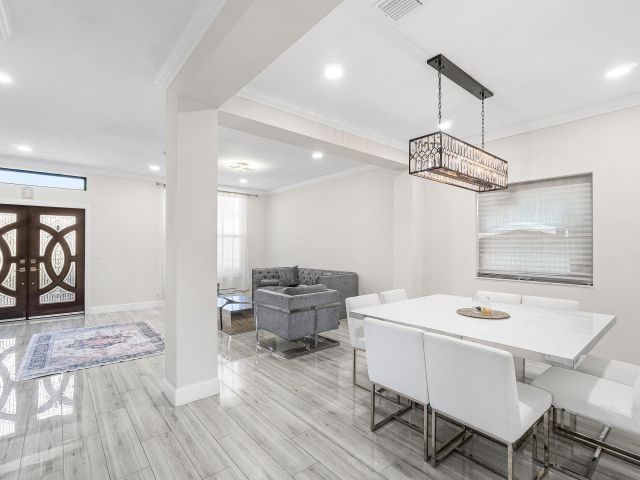 Продажа дома по адресу 1115 Avondale Court - фото 6514020