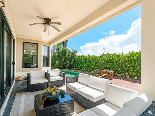 Продажа дома по адресу 1115 Avondale Court - фото 6514022