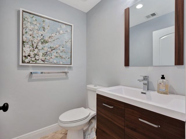 Продажа дома по адресу 13708 Whispering Lakes Lane - фото 6544692