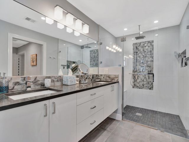 Продажа дома по адресу 13708 Whispering Lakes Lane - фото 6544693