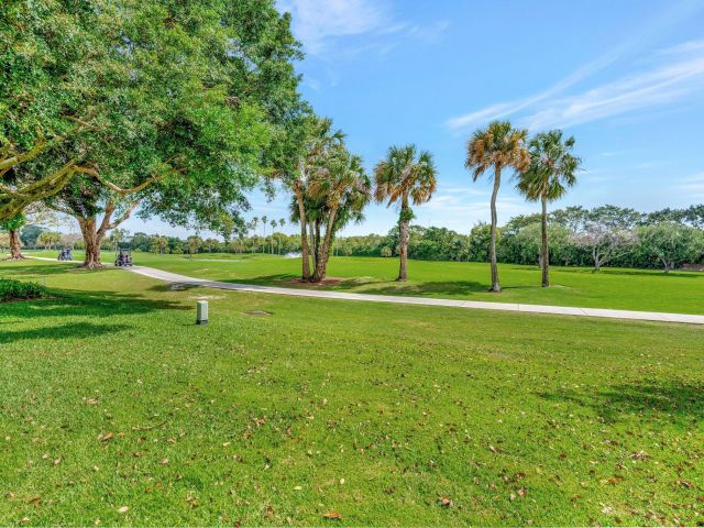 Продажа дома по адресу 13708 Whispering Lakes Lane - фото 6544697