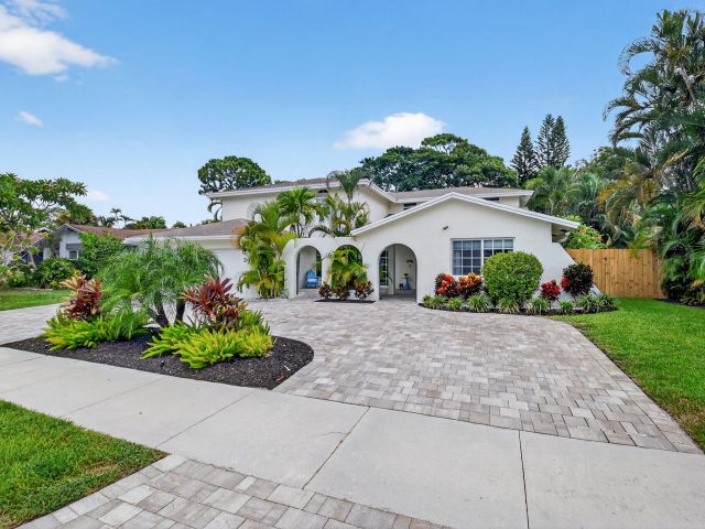 Продажа дома по адресу 3957 NW 7th Court - фото 6532637