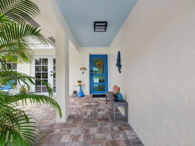 Продажа дома по адресу 3957 NW 7th Court - фото 6602023