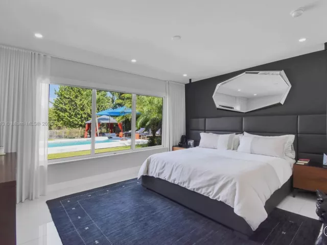 Дом в аренду по адресу 14441 S Biscayne River Rd - фото 6466347