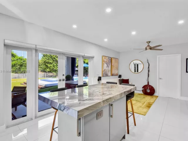 Дом в аренду по адресу 14441 S Biscayne River Rd - фото 6466348