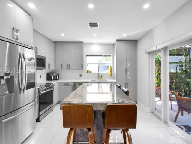 Дом в аренду по адресу 14441 S Biscayne River Rd - фото 6466337