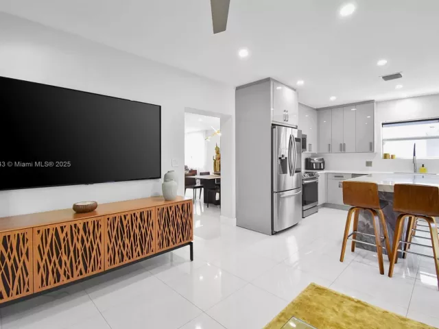 Дом в аренду по адресу 14441 S Biscayne River Rd - фото 6466339