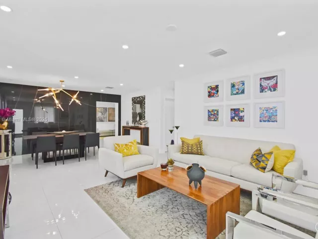 Дом в аренду по адресу 14441 S Biscayne River Rd - фото 6466342