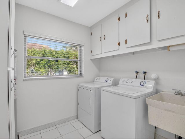 Дом в аренду по адресу 937 Banyan Drive - фото 6505554