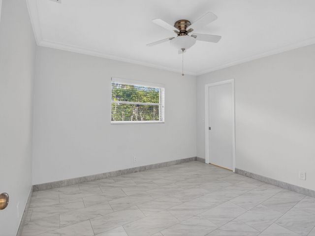 Дом в аренду по адресу 937 Banyan Drive - фото 6505557