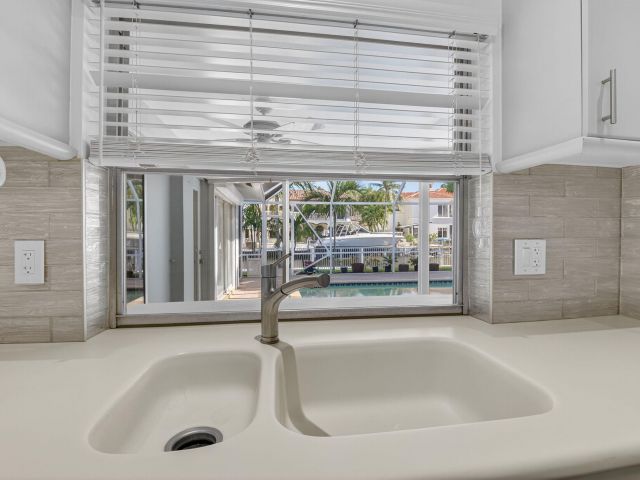 Дом в аренду по адресу 937 Banyan Drive - фото 6505562