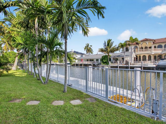 Дом в аренду по адресу 937 Banyan Drive - фото 6505566