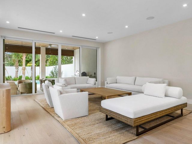 Дом в аренду по адресу 909 Bond Way - фото 6505677