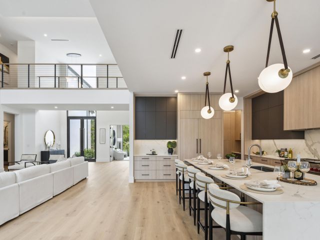 Продажа дома по адресу 345 Churchill Road - фото 6507137