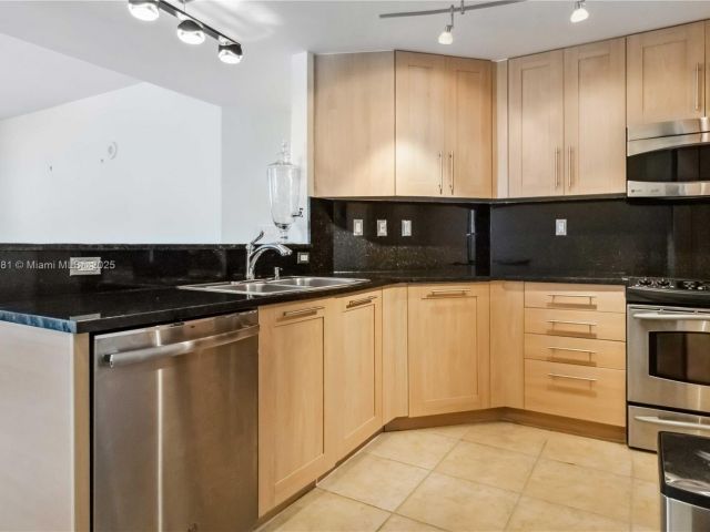 Продажа квартиры #1214 - фото 6470668