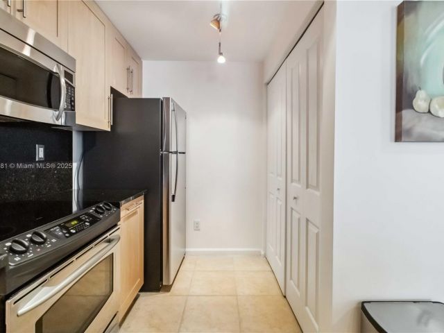 Продажа квартиры #1214 - фото 6470669