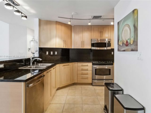 Продажа квартиры #1214 - фото 6470671