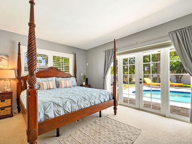 Дом в аренду по адресу 904 SE 12th Street - фото 6464108