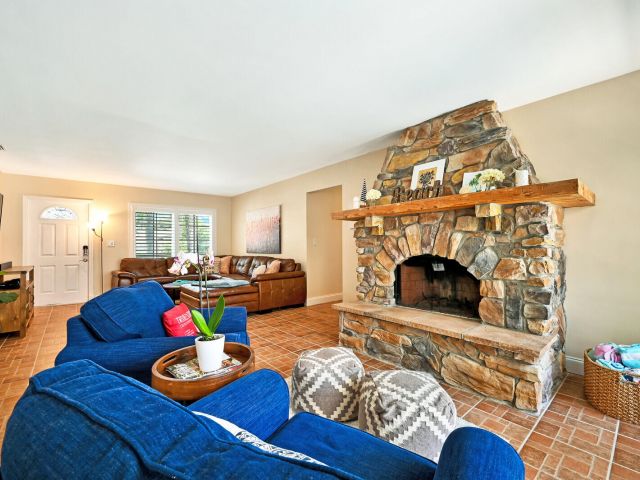 Дом в аренду по адресу 904 SE 12th Street - фото 6464114