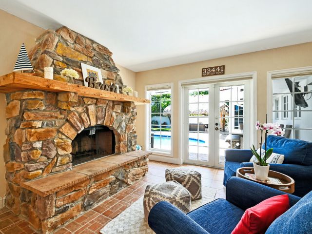 Дом в аренду по адресу 904 SE 12th Street - фото 6464115