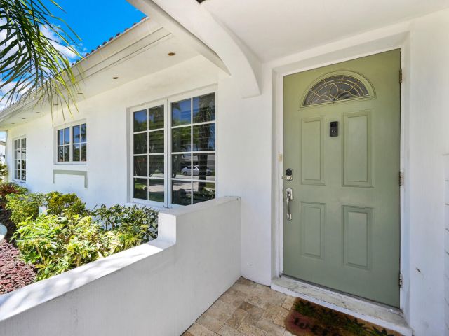 Дом в аренду по адресу 904 SE 12th Street - фото 6464120