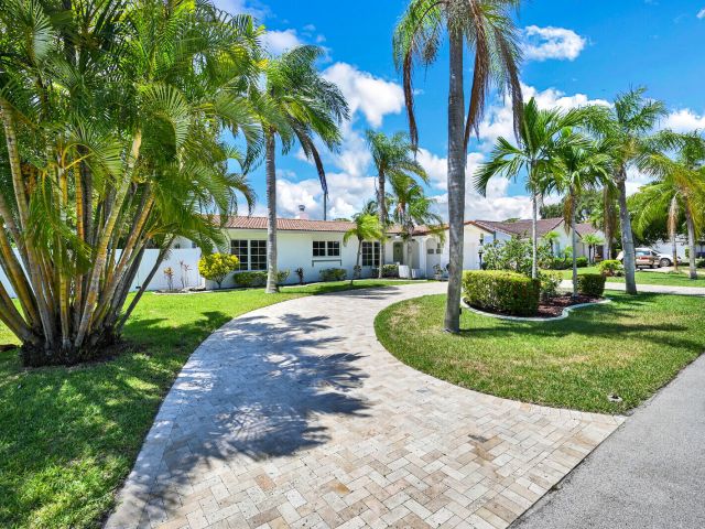 Дом в аренду по адресу 904 SE 12th Street - фото 6464125