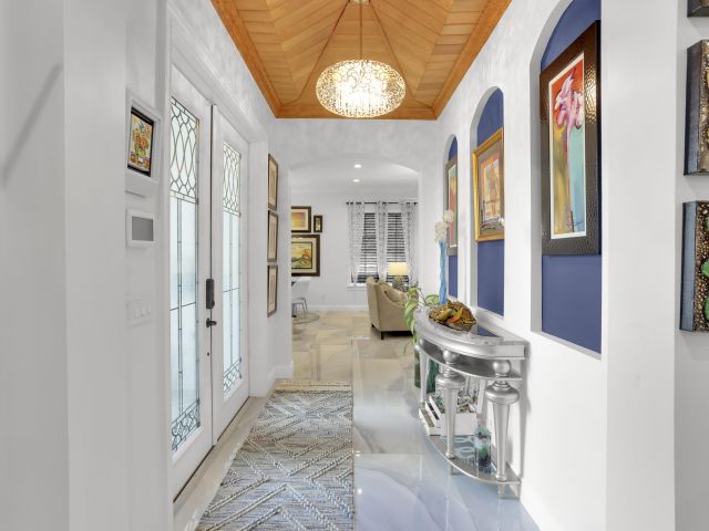 Дом в аренду по адресу 1020 Miramar Drive - фото 6505668