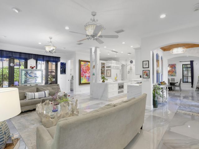 Дом в аренду по адресу 1020 Miramar Drive - фото 6505670