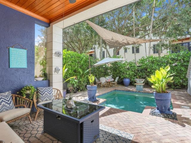 Дом в аренду по адресу 1020 Miramar Drive - фото 6505674