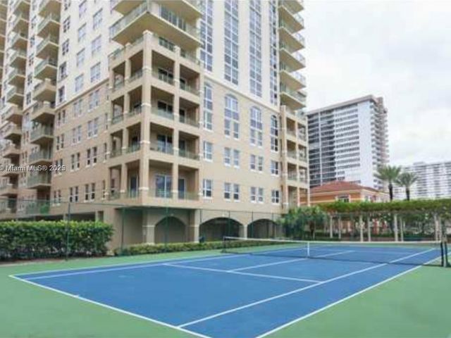 Дом в аренду по адресу 2069 S Ocean Dr TH16 - фото 6938975