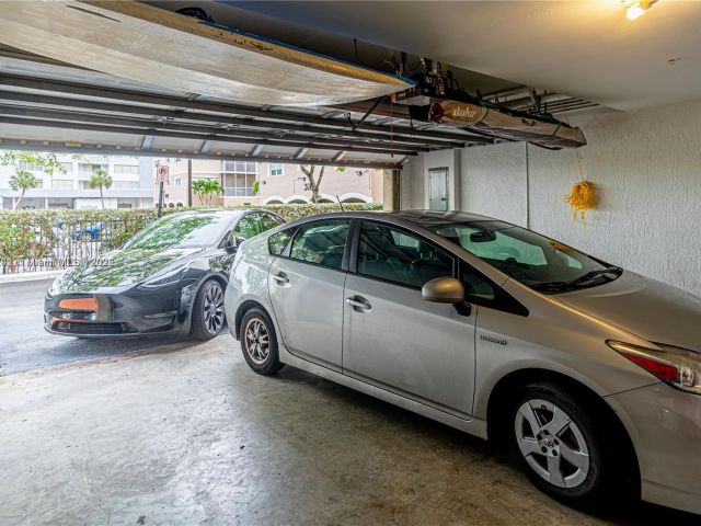 Дом в аренду по адресу 2069 S Ocean Dr TH16 - фото 6938980