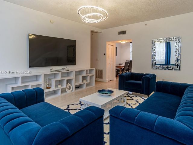 Дом в аренду по адресу 2069 S Ocean Dr TH16 - фото 6938988