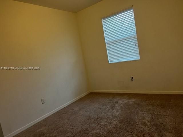 Дом в аренду по адресу 608 NE 33rd Ter 608 - фото 7438359