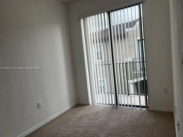 Дом в аренду по адресу 608 NE 33rd Ter 608 - фото 7438364