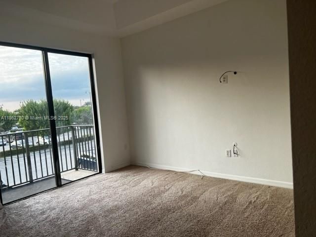 Дом в аренду по адресу 608 NE 33rd Ter 608 - фото 7438370