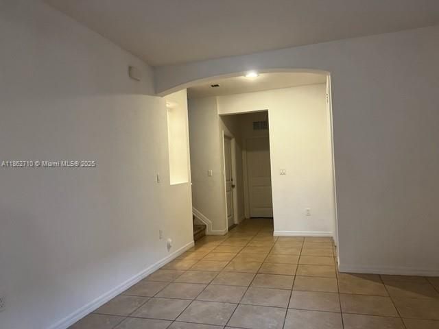 Дом в аренду по адресу 608 NE 33rd Ter 608 - фото 7438375